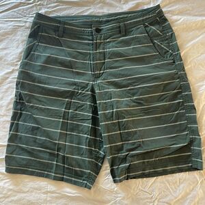 Lululemon‎ Men's Green Striped Kahuna Golf Casual Shorts Size 34